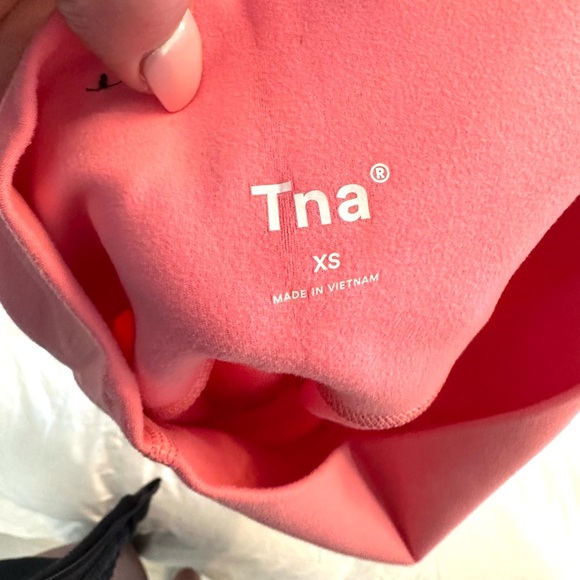 TNA Butter Atmosphere hi rise 9" short size XS - Picture 3 of 3